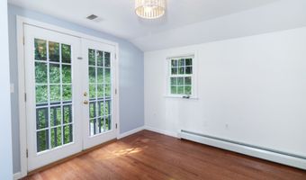 150 Chestnut St, Branford, CT 06405