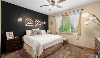 1409 W Creekside Dr, Brandon, SD 57005