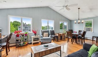 93 Church St, Barrington, RI 02806