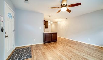 706 W GLEBE Rd, Alexandria, VA 22305