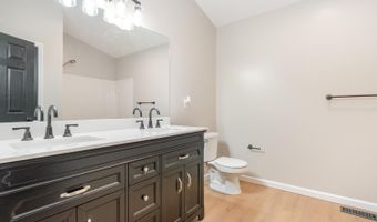 7 David Dr, Aurora, IN 47001