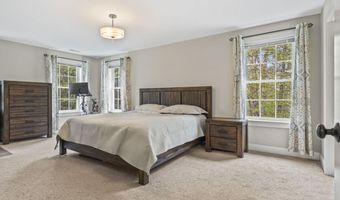 90 Village Place Dr, Barrington, NH 03825