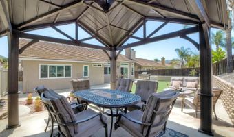 3358 Lake Circle Dr, Fallbrook, CA 92028
