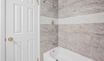 123 W BARRE St W 402, Baltimore, MD 21201