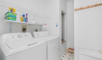 45 FOX Dr, Narragansett, RI 02882
