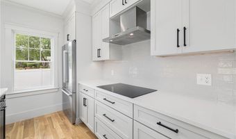 35 Anchor Way, Newport, RI 02840