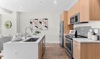 1108 S HIGHLAND St 2, Arlington, VA 22204
