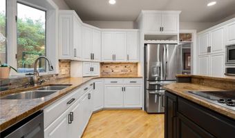 602 24th St NW, Austin, MN 55912