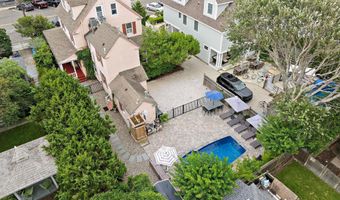 109 CENTRE St, Beach Haven, NJ 08008