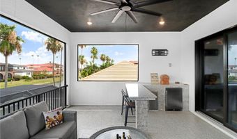 6104 LAGOMAR Ln, Apollo Beach, FL 33572