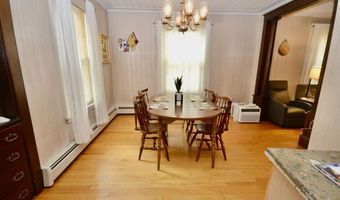 744 Hammond St, Bangor, ME 04401