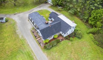 14 Lakeshore Dr, Belgrade, ME 04918