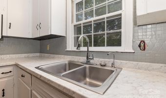 1519 Briarfield Dr, Charlotte, NC 28205