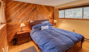 37 Pegwood Hill Rd, Campton, NH 03223