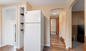 1833 N OWAISSA St, Appleton, WI 54911