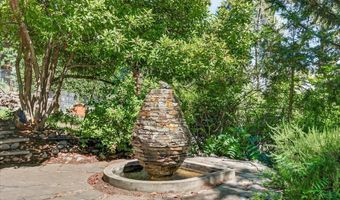 255 Scenic Dr, Ashland, OR 97520