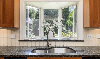 75 Markwood Dr, Barrington, RI 02806