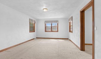 321 E APPLE CREEK Rd, Appleton, WI 54913