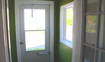 7 Grove St, Auburn, ME 04210