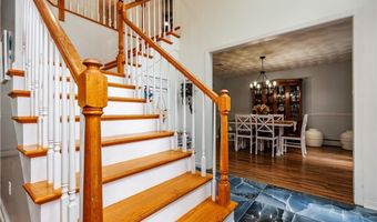 195 Oakland Beach Ave, Warwick, RI 02889