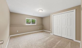 419 S Quail Run Ct, Andover, KS 67002