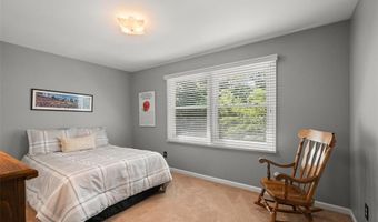 1858 Dougherty Estates Dr, Ballwin, MO 63021