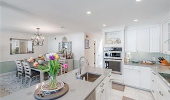 62 Nipmuc Trl C, North Providence, RI 02904