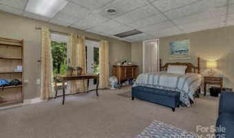 5 Fairway Dr, Arden, NC 28704