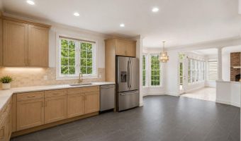 10417 SNOW POINT Dr, Bethesda, MD 20814