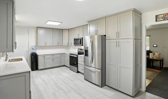 8219 Bishops Ln, Indianapolis, IN 46217