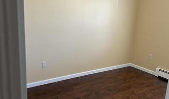 19 Elm St, Beachwood, NJ 08722