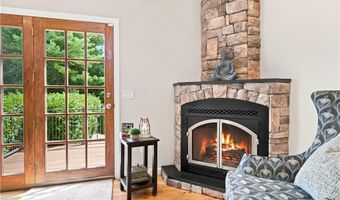 226 Tourtellot Hill Rd, Glocester, RI 02814