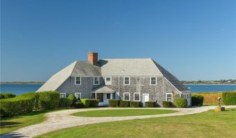 8 Taylor's Ln N, Little Compton, RI 02837