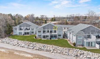 2614 LAKE St, Algoma, WI 54201