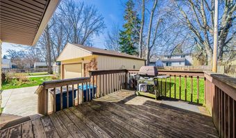 8122 Brookside Dr, Olmsted Falls, OH 44138