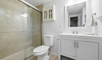 4908 ERIE St, Annandale, VA 22003