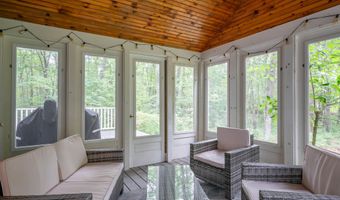 21 Tamarack Ln, Amherst, NH 03031