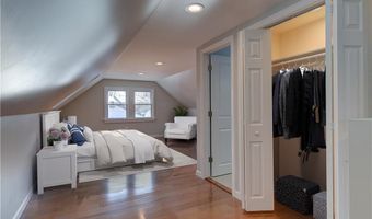 429 Forest Ave, Middletown, RI 02842