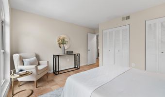 3 CANTERBURY Sq 402, Alexandria, VA 22304