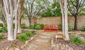 4138 Towne Green Cir, Addison, TX 75001