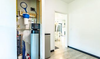 408 HAWKS NEST Dr, Baker, WV 26801