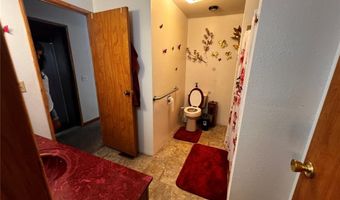 8360 Club Ln, Alma, IL 62807