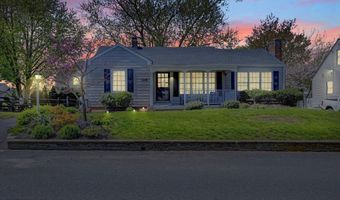 126 9th St, Belford, NJ 07718