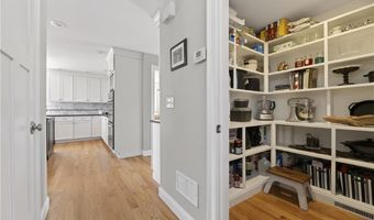 110 Sea View Ave, North Kingstown, RI 02852