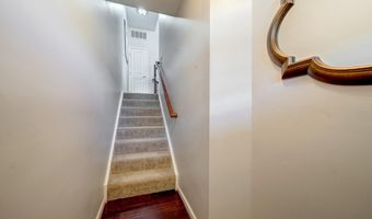 25850 CLAIRMONT MANOR Sq, Aldie, VA 20105