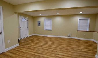 38 New London Ave, West Warwick, RI 02893
