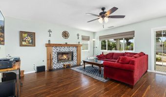 301 Arlington Dr, Oceanside, CA 92057