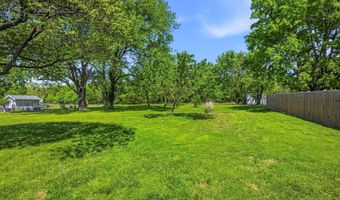 335 E Cofield St, Aurora, MO 65605