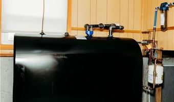 16 Ward Ave, Middletown, RI 02842