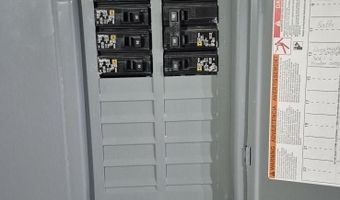 11 Walker St, Athens, OH 45701